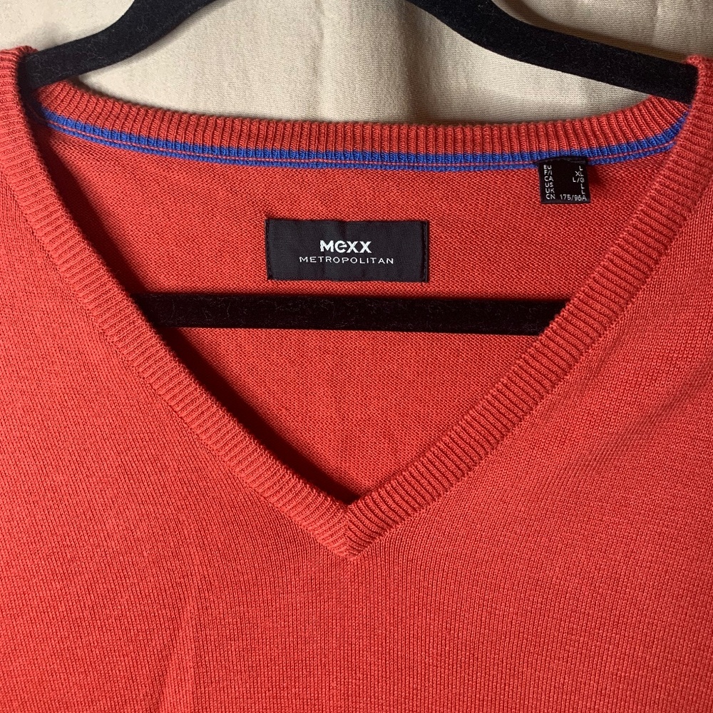 Dutch Manufacturer MEXX Metropolitan V-Neck Sweater, Size Large